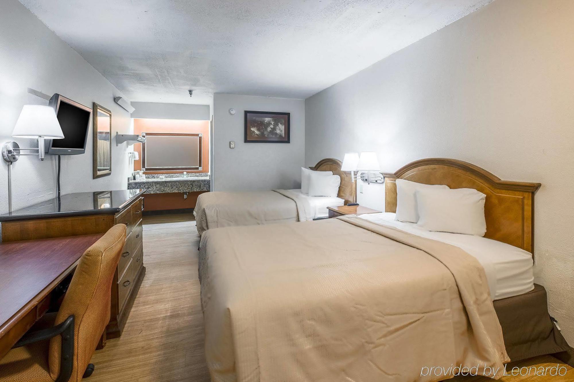 Bay Inn On Busch Tampa Luaran gambar