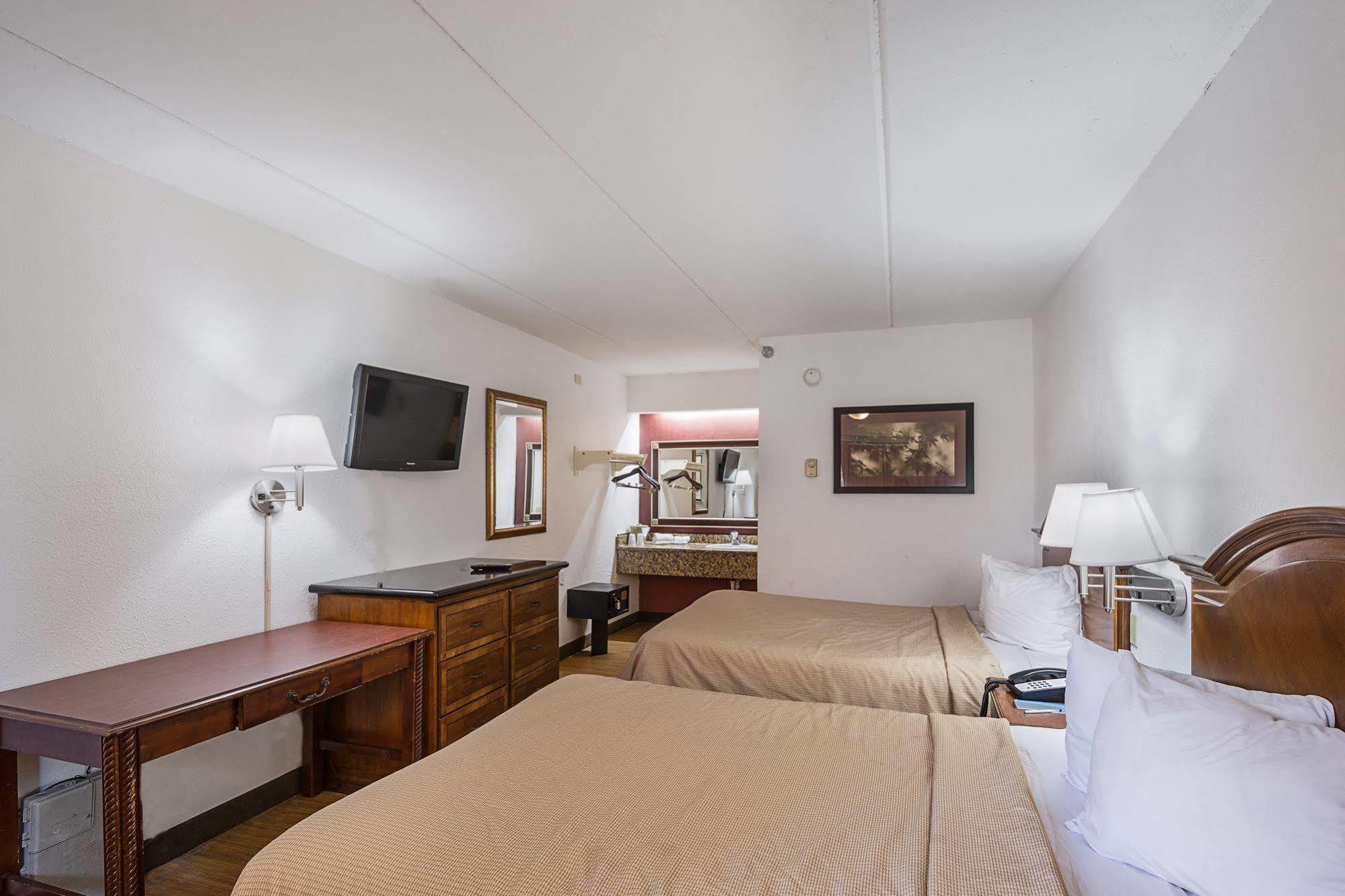 Bay Inn On Busch Tampa Luaran gambar